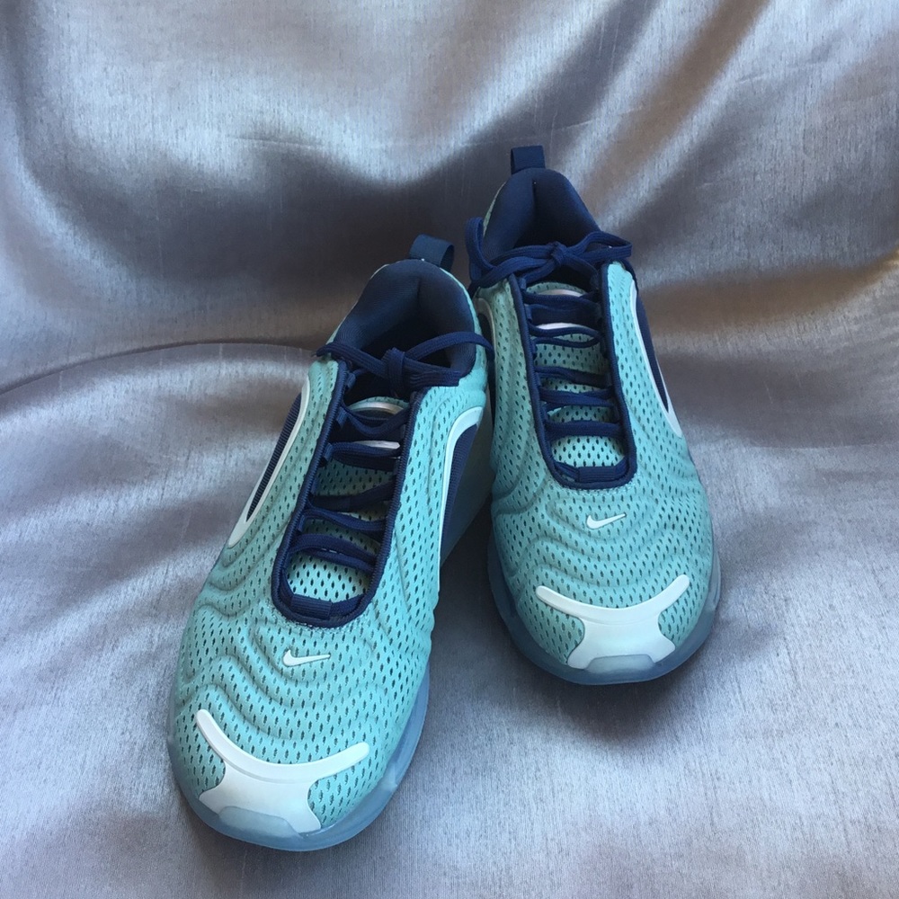 New with Box Nike Air Max 720 Women’s Northern Lights Day. Size 9 - Picture 4 of 7